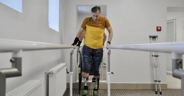 В Украине впервые провели операцию по вживлению в кость протеза - Life