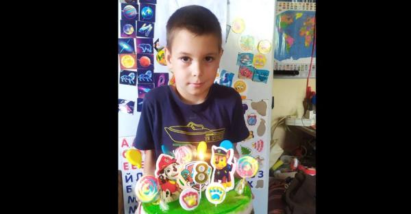 В Коломие объявили двухдневный траур по 8-летнему Володе, погибшему от ракетного удара  - Life