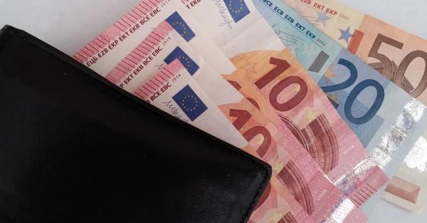 Курс валют на 22 августа: сколько стоят доллар, евро и злотый - Экономика