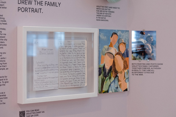Плакали все, даже я, - инициатор проекта Кристина Храновская о выставке дневников украинских детей в Амстердаме - Life