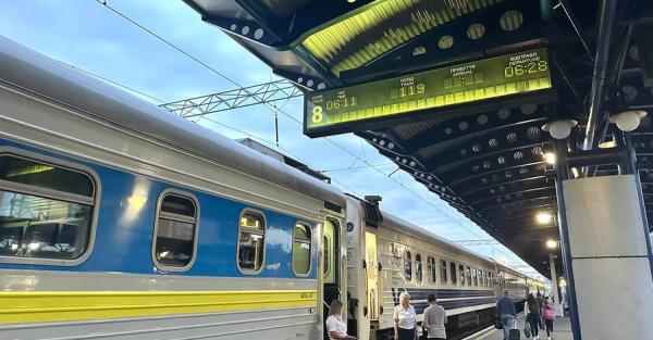 Укрзализныця запустила новый поезд в Польшу, чтобы снизить большой спрос - Life