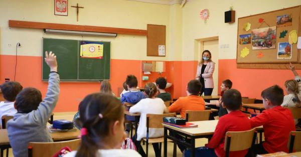 Совмещать трудно. Выбираем одну школу: как будут учиться украинские школьники в Польше - Life