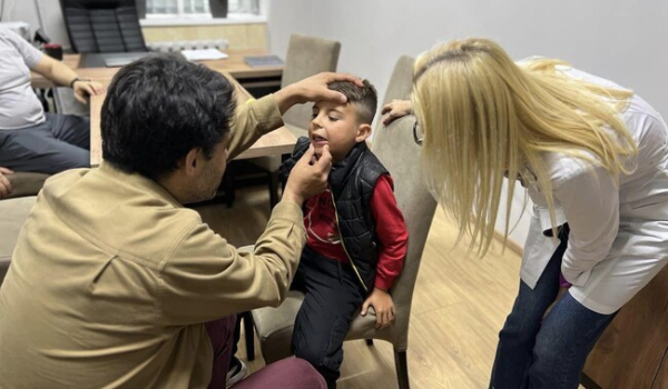 Львовские медики прооперировали мальчика, который три года не мог открыть рот - Life