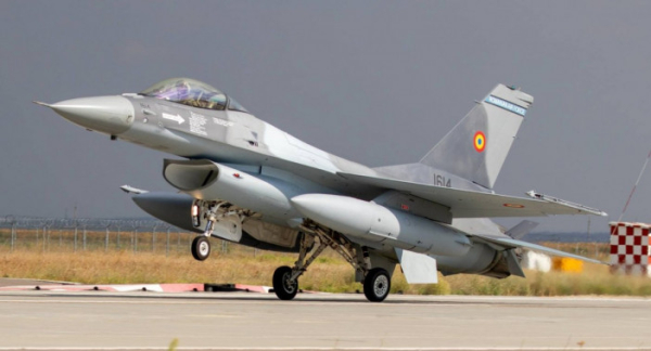 Зеленський: П'ять голландських F-16 уже прибули до навчального центру в Румунії