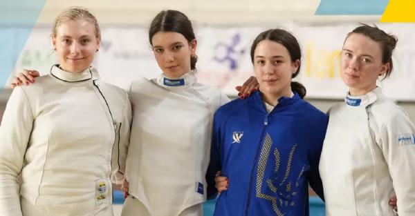 На юниорском чемпионате Европы по фехтованию Украина получила две золотые и серебряную медали  