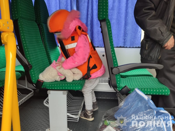 На Сумщині евакуюють дітей з прикордонних громад (фото, відео)