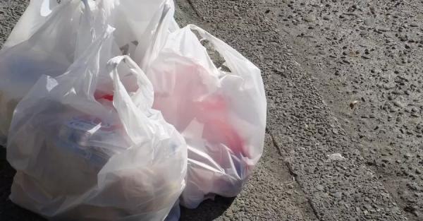 Бесплатные одноразовые пластиковые пакеты в декабре навсегда исчезнут из магазинов: сколько придется платить - 