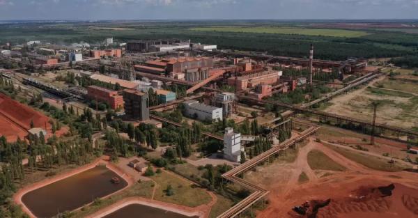 Николаевский глиноземный завод получает из госбюджета в пять раз больше компенсации НДС, чем платит налогов в общем - 