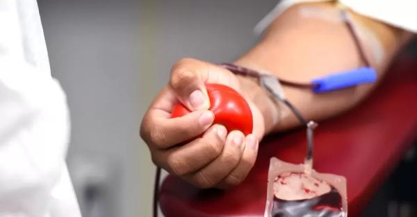 Кабмин одобрил создание реестра доноров крови  - 