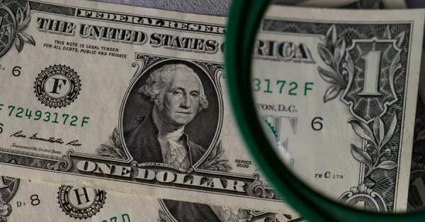 Доллар пошел в рост: что будет с курсом в конце ноября - 