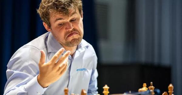 Магнус Карлсен досрочно защитил титул чемпиона мира по шахматам - 